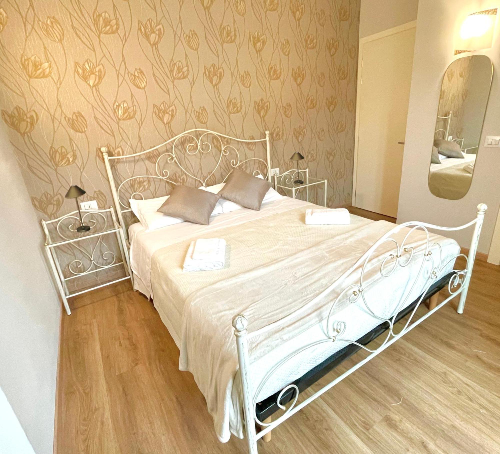 Domus 44 Rooms Verona Luaran gambar